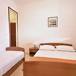 Apartament Zara 2 With Boat Place *