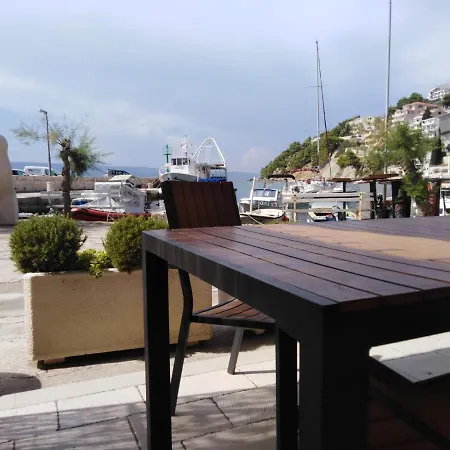 Apartmán Zara 2 With Boat Place