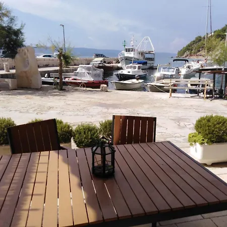 Apartmán Zara 2 With Boat Place *