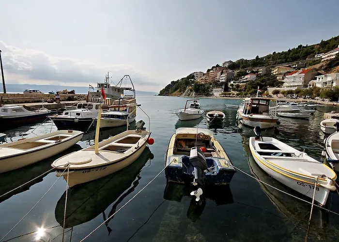Zara 2 With Boat Place Mimice
